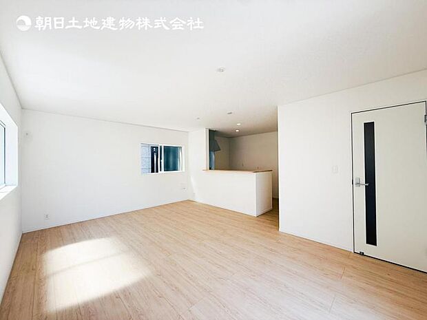【LDK】大切なご家族が集まるからこそLDKはこだわりたい!休日はおひさまの光をたっぷりと取りこめるリビングでゆったりと過ごしませんか?