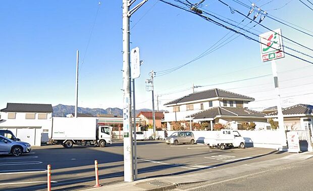 【セブンイレブン 三田店】370m お店の雰囲気が良く品揃えも良いので便利です。