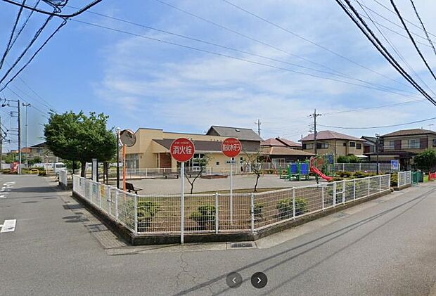 【向原公園】450m 住宅街の比較的広めな公園で、2000年以降につくられた新しい公園です。公園の設備には水飲み・手洗い場、砂場や複合遊具ブランコがあります。.