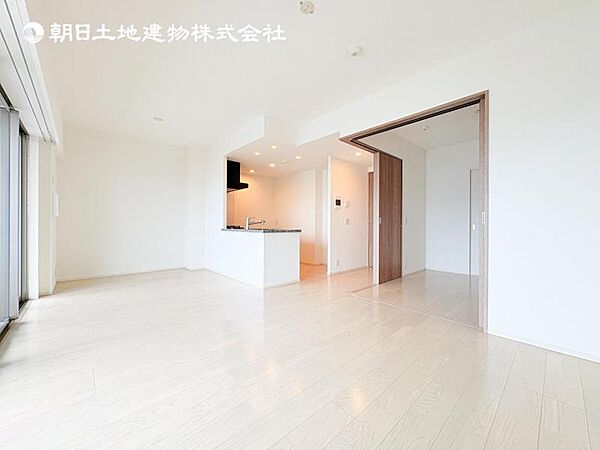 【LDK】大切なご家族が集まるからこそＬＤＫはこだわりたい！休日はおひさまの光をたっぷりと取りこめるリビングでゆったりと過ごしませんか？