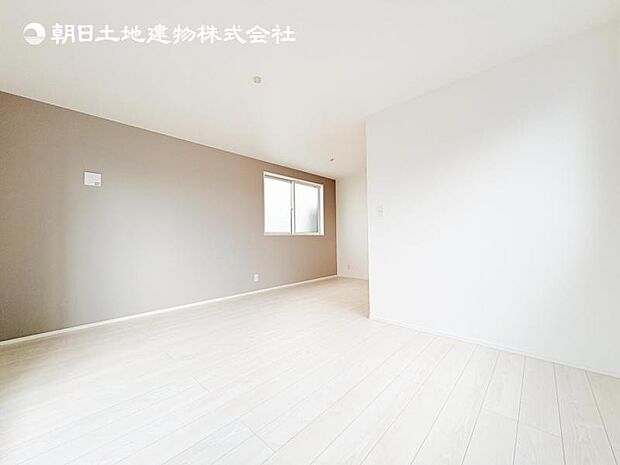 【LDK】大切なご家族が集まるからこそＬＤＫはこだわりたい！休日はおひさまの光をたっぷりと取りこめるリビングでゆったりと過ごしませんか？