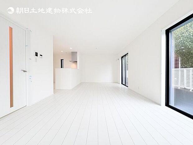 【LDK】大切なご家族が集まるからこそLDKはこだわりたい!休日はおひさまの光をたっぷりと取りこめるリビングでゆったりと過ごしませんか?