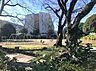 周辺：【入谷くつがた公園】800ｍ　田園が広がる位置に整備された公園です。比較的大きな木が植えられていて、木陰も多く、春には桜の大きな木が満開になります。