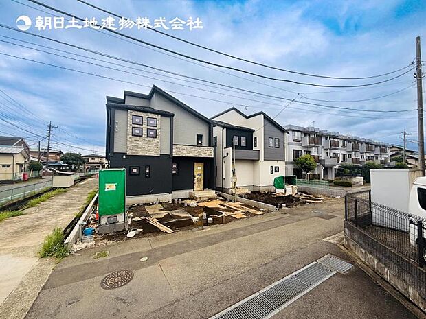 【現地写真：令和8年9月中旬完成予定】※同メーカーのモデルハウス見学可能です。