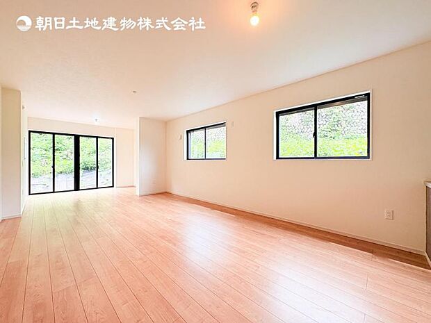 【LDK】大切なご家族が集まるからこそLDKはこだわりたい!休日はおひさまの光をたっぷりと取りこめるリビングでゆったりと過ごしませんか?