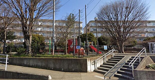 【宮前公園】500m 駅から歩ける場所にあり、遊具なども豊富にある公園です。246号と隣接していますがフェンスがあるので安心です。