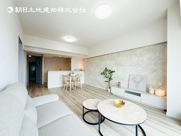 【LDK】※家具付き販売となりますが、ボールランプ、小物類は別売りです。