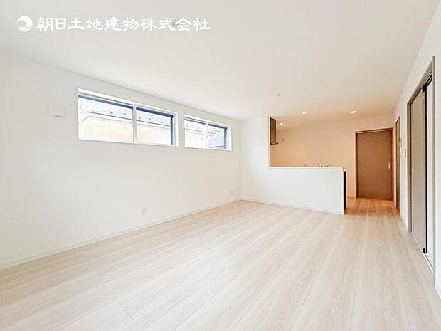【LDK】大切なご家族が集まるからこそLDKはこだわりたい!休日はおひさまの光をたっぷりと取りこめるリビングでゆったりと過ごしませんか?