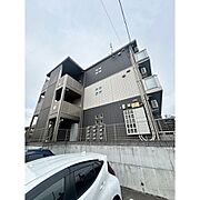 北四番丁駅より徒歩20分 築8年2ヶ月 3階建の賃貸物件