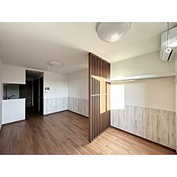 Asuit富沢西 2階1LDKのリビング/ダイニング