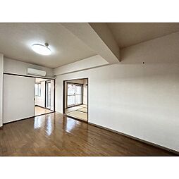 ロイヤルヒルズ東仙台 5階4LDKのリビング/ダイニング