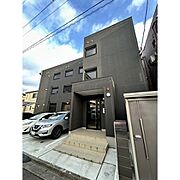 榴ケ岡駅より徒歩6分 築3年2ヶ月 3階建の賃貸物件