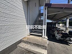 8 / 9