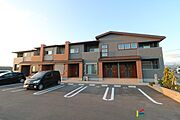 牛津駅より徒歩18分 築8年8ヶ月 2階建の賃貸物件