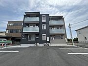 浜松駅よりバス24分 徒歩10分 築2年1ヶ月 3階建の賃貸物件