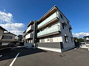 浜松駅よりバス8分 徒歩1分 3階 築1年8ヶ月の賃貸物件