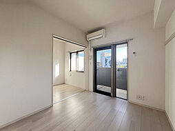 レスコ金池南 201 2階1LDKのリビング/ダイニング