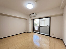 エンブレム顕徳 201 2階1Kのリビング/ダイニング