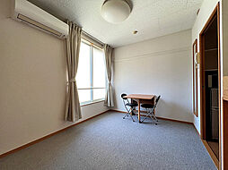 ル・パラディ原 202 2階1Kのリビング/ダイニング