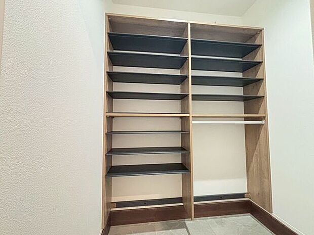 *玄関 シューズインクローゼット*