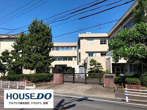 安城市立安城北部小学校 1300m