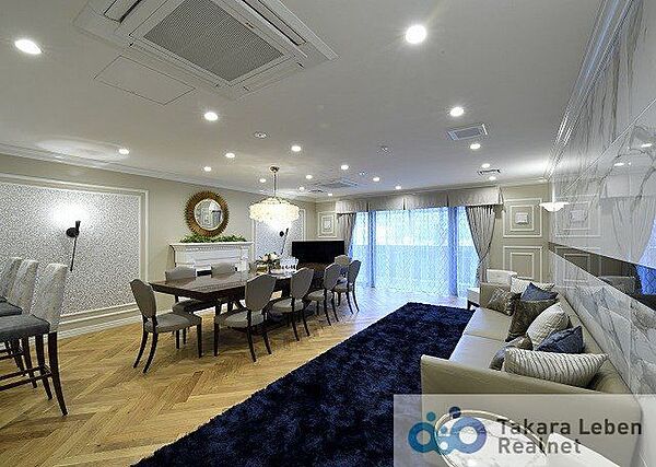 共用パーティールームは、住まう方々の豊かなコミュニティを育むことを目的に設けられた機能的な共用空間です。
