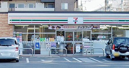 セブンイレブン川越南大塚駅北店 徒歩1分。 10m