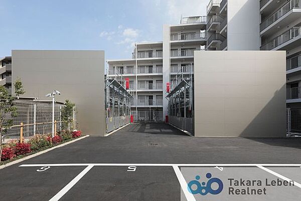 敷地内駐車場（車種制限有/使用細則要確認）