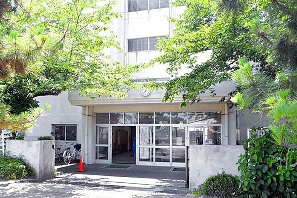 藤沢市立鵠南小学校 徒歩5分。 360m