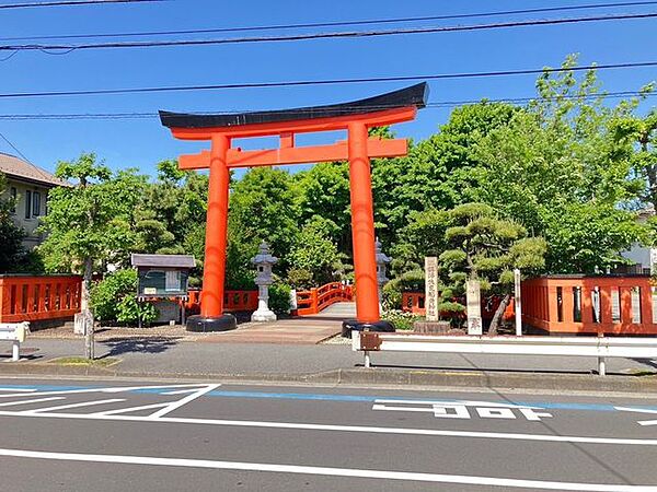 鵠沼伏見稲荷神社 徒歩3分。 210m