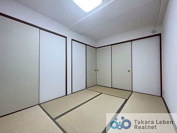 和室ならではの落ち着いた空間は、家族団らんの場としてもおすすめ。日常に和の安らぎを取り入れられます。