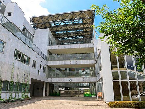 富山市立芝園小学校 徒歩16分。 1100m