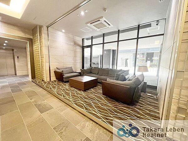 高級感があり、優雅な時間が流れているロビー。住まう方の品格を高めてくれます。ご友人を招き談笑など、いつもより上質な時を過ごせます。