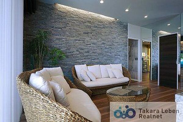 わが家にいる時間を、もっと自分らしく深めたくなる、居心地の良い空間です。ひとり静かに読書や趣味に没頭できそう。