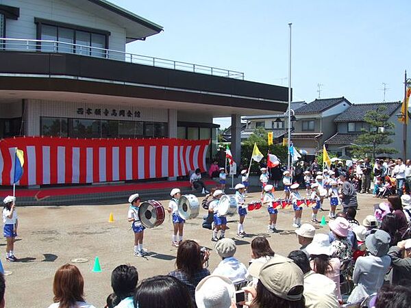 さくら保育園 徒歩13分。 950m