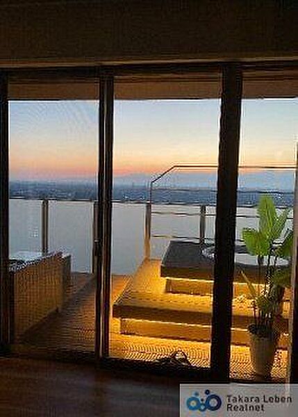 住居からの眺望。心地の良い風をお部屋に取り込んでくれ、日々の生活がより豊かになります。
