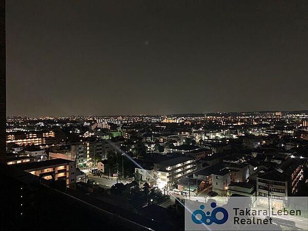 夜は煌びやかな夜景がお楽しみいただけます。1日の締めくくりに深呼吸をして、明日への活力を補いましょう。