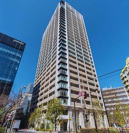 東京駅徒歩圏のBrilliaシリーズ。免震構造の29階建てタワーマンションです。
