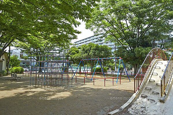 平和台2号公園 徒歩11分。 880m