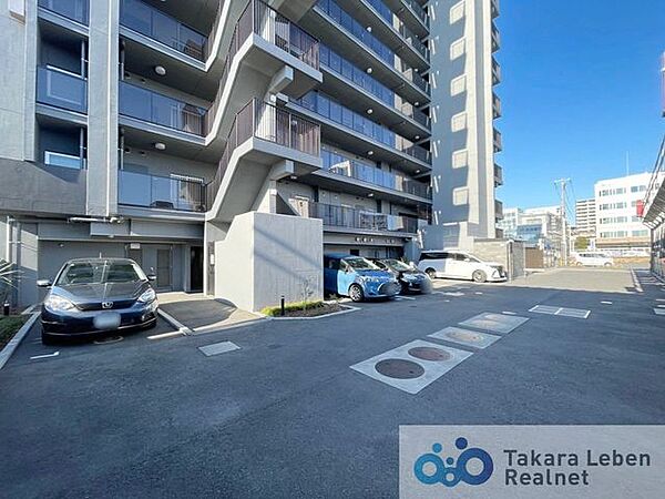 敷地内平置き駐車場（車種制限有/使用細則要確認）