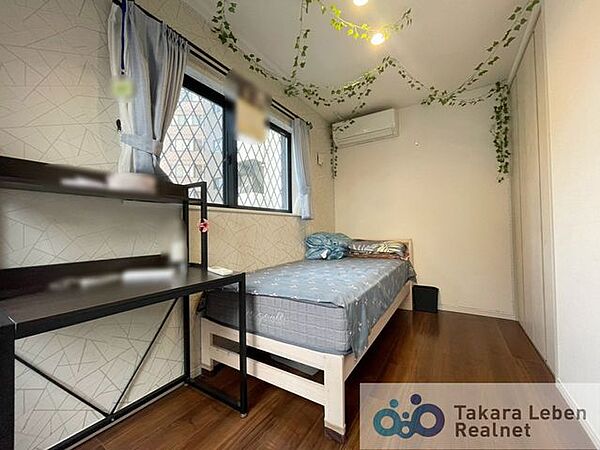 シンプルで使い勝手の良い洋室は、子ども部屋におすすめ。生活スタイルの変化にも柔軟に対応できます。