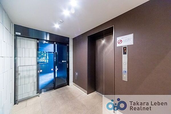 お買い物でたくさんの荷物を持っている時や、仕事でクタクタに疲れている時など、階段で1段ずつ上がるのは大変。そんな時にも便利なエレベーター付きの物件です。