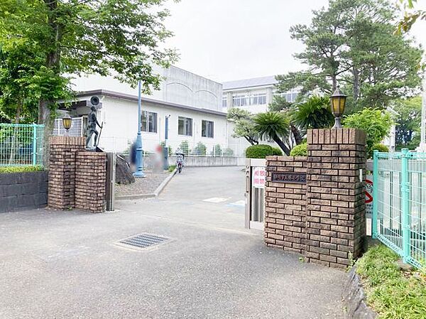 静岡市立葵小学校 徒歩20分。 1560m
