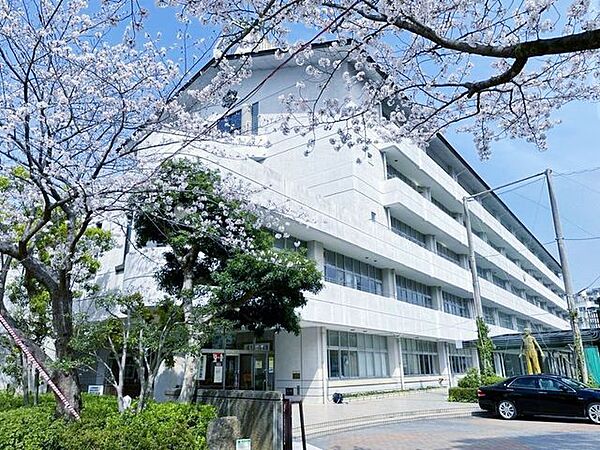 静岡市立城内中学校 徒歩9分。 680m