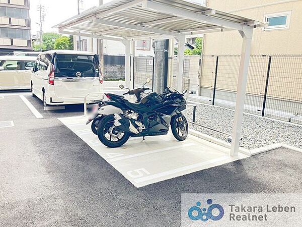 敷地内バイク置場（使用細則要確認）