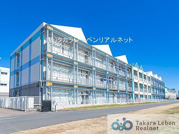 川口市立南中学校 徒歩9分。 720m
