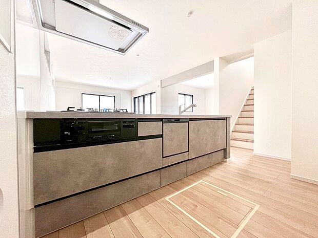 料理をしながらでもご家族との会話を楽しめる対面キッチン