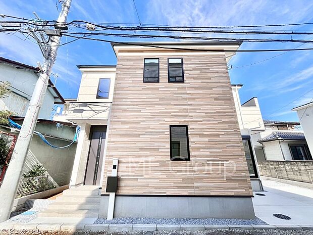 洗練された外観、上質な住空間が広がる室内は永く安心して過ごせる住居です。