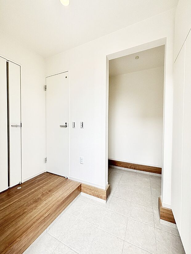 家族の帰宅やお客様をあたたかく迎える玄関  