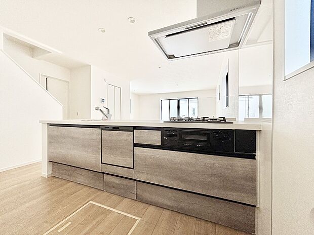 広々とした使い勝手の良いキッチンで日々のお料理も楽しくなりそう  